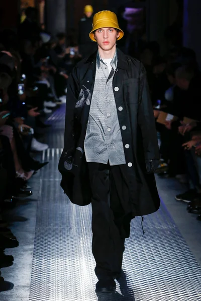 Look 24
